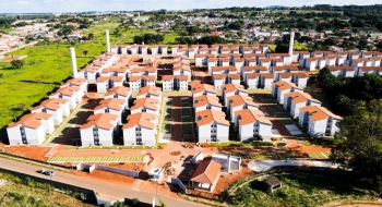 Agehab entrega 300 moradias em Aparecida de Goiânia